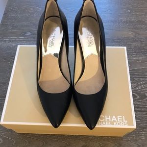 Michael Kors Flex Mid Heel